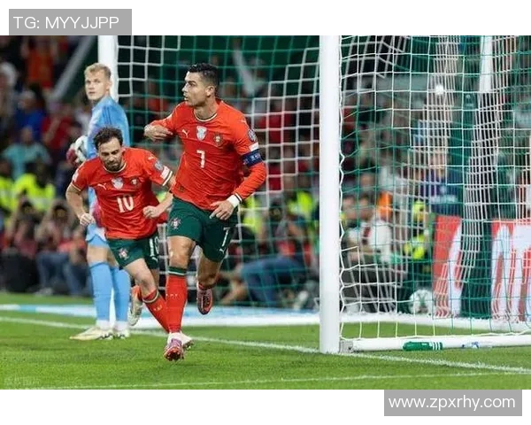 眼斜足球球星逆境中崛起的励志故事与绿茵场辉煌瞬间